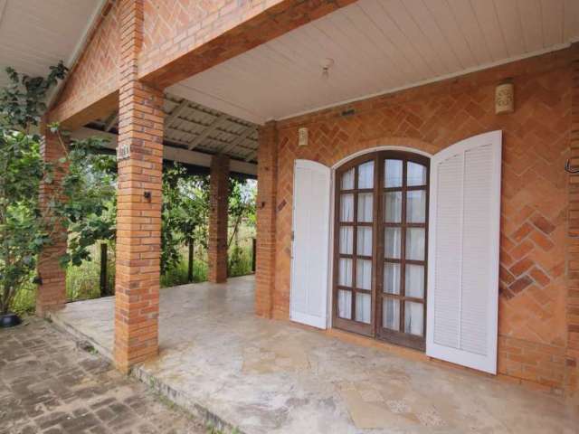 Casa à Venda em Itapoá - 3 Quartos, 100m da Praia, Oportunidade Imperdível!