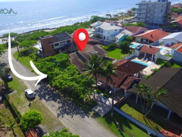 Excelente Casa em Itapoá, 50 metros do mar! Localização privilegiada