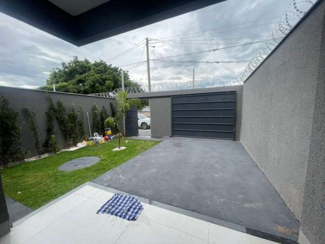 Casa Nova à Venda 3 quartos, sendo 2 suítes no Jardim Buriti Sereno em Aparecida de Goiânia / GO.