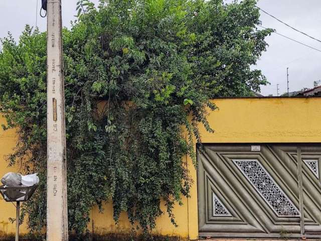 Casa à Venda 3 quartos, sendo 1 suíte no Setor Residencial Eli Forte Extensão em Goiânia / GO.