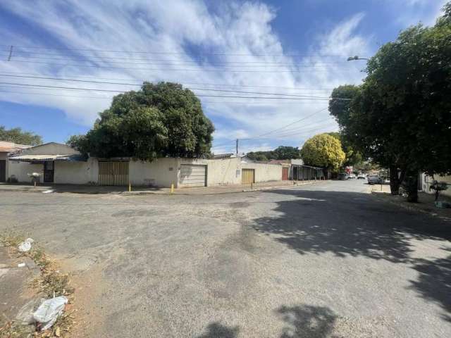 Casa para Venda em Goiânia, Cidade Jardim, 10 dormitórios, 2 suítes, 6 banheiros, 6 vagas