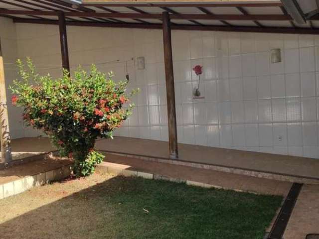 Casa 3 Quartos sendo 2 suítes plenas à venda na Vila Colemar Natal e Silva em Goiânia / GO.