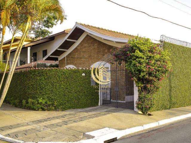 Casa térrea, com 3 dormitórios, 1 suíte, localizada em bairro nobre.