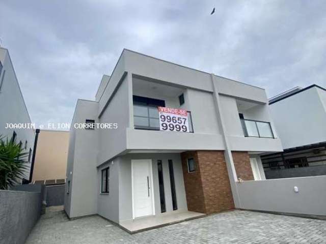 Casa para Venda em Florianópolis, Carianos, 3 dormitórios, 1 suíte, 3 banheiros, 3 vagas