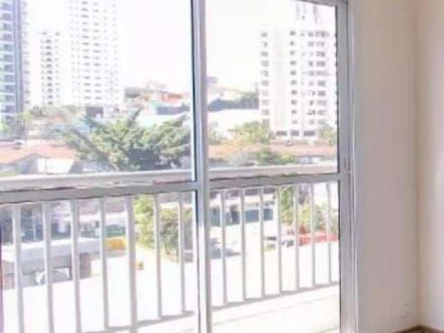 Apartamento semi mobiliado e com varanda para locação na Mooca