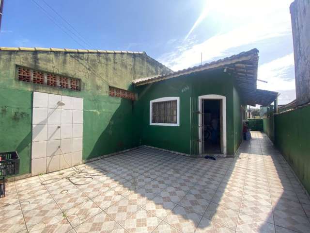 Casa  com  01 dormitório a venda no bairro Savoy em Itanhaém