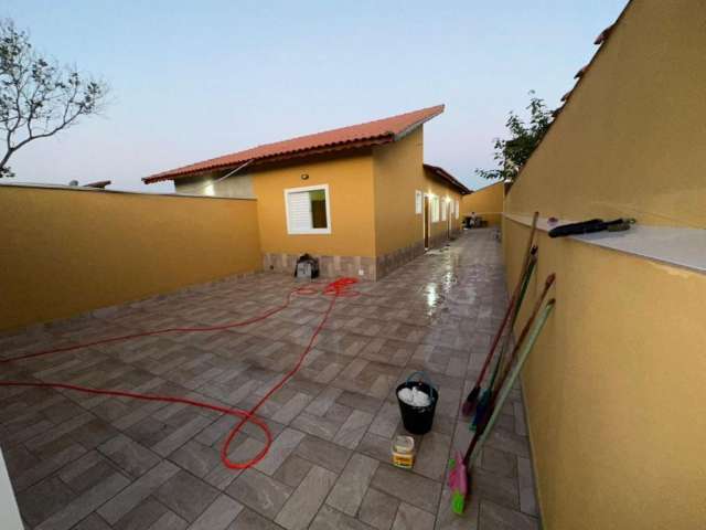 Casa nova com piscina, 2 dormitórios a venda no Balneario Verde Mar, Itanhaém.