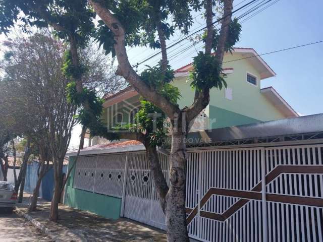 Sobrado com 3 dormitórios à venda, 200 m² por R$ 850.000,00 - Jardim Portugal - São José dos Campos