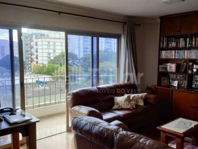 Apartamento de 140m no miolo da vila Adyana com 3 dormitórios e 1 suíte.