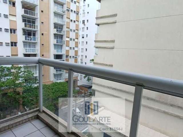 Apartamento 4 dormitórios, com vista parcial do mar, na praia da Pitangueiras-Guarujá/SP.