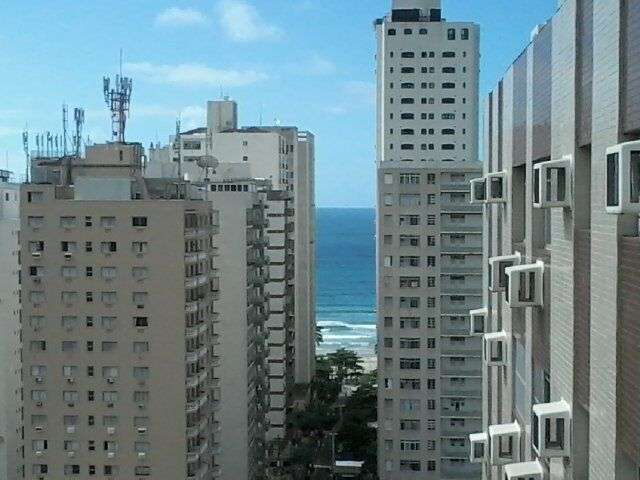 Apartamento alto padrão localizado na praia de Pitangueiras-Guarujá/SP.