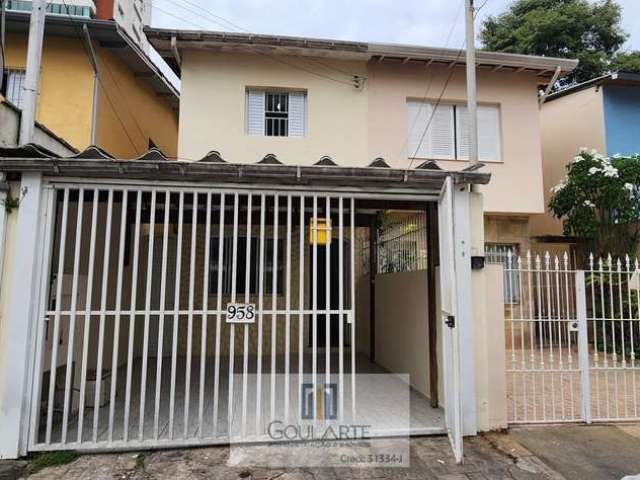 CASA SOBRADO  com 3 dormitórios no bairro Campo Belo, São Paulo/SP.