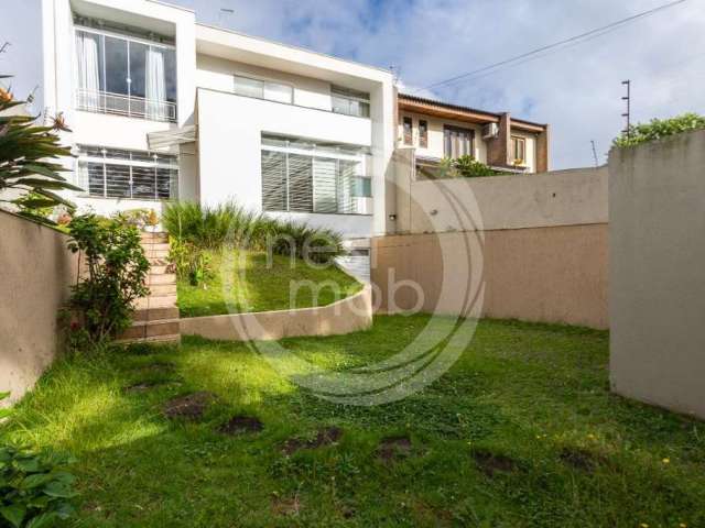 Casa com 263.16 m², 4 quartos sendo 2 suítes à venda no Santa Quitéria.