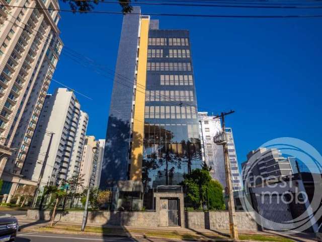 Apartamento com 247.89 m², 4 quartos sendo 3 suítes à venda no bairro Batel.