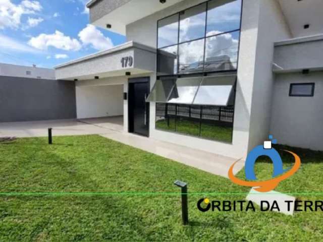 Imperdível: Casa à venda em Curitiba-PR, bairro Cajurú, 3 quartos, 1 suíte, 1 sala, 3 banheiros, 3 vagas de garagem, 1.360,00m² de área.