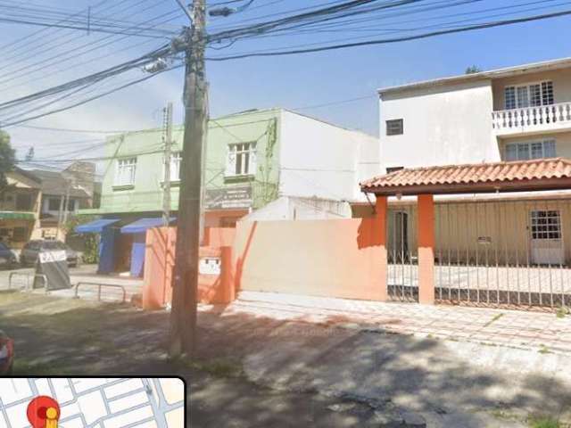 prédio no Cajuru . Na rua Luiz França, ótima localização. Terreno tem 25x11 metros , totalizando 275 m².