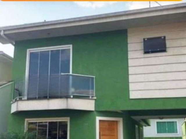 sobrado 3 dormitórios, sendo 1 suite, ótimo ático,  cozinha, sala, sala de estar, 2 banheiro, 1 lavabo, lavandeira, garagem pra 2 carro,  162m2 de con