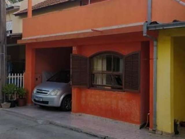 3 dormitórios, 1 sala ampla, copa e cozinha 1 banheiro social 1 lavabo 1 lavanderia com churrasqueira, garagem coberta e ampla sacada