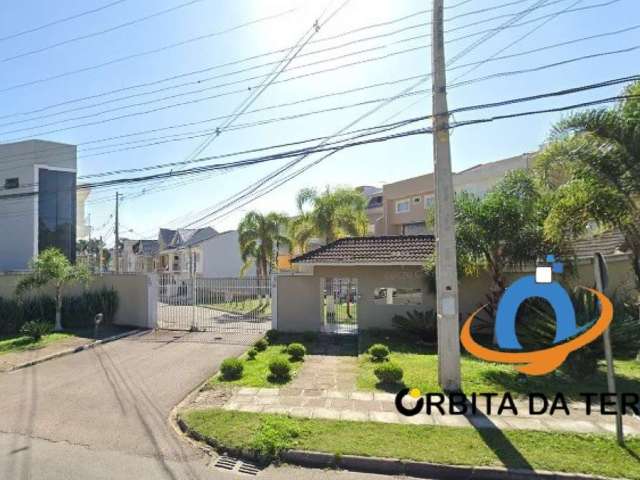 Casa de luxo em condomínio à venda em Curitiba-PR, Pinheirinho: 4 quartos, 1 suíte, 3 banheiros, 2 vagas, 310m².