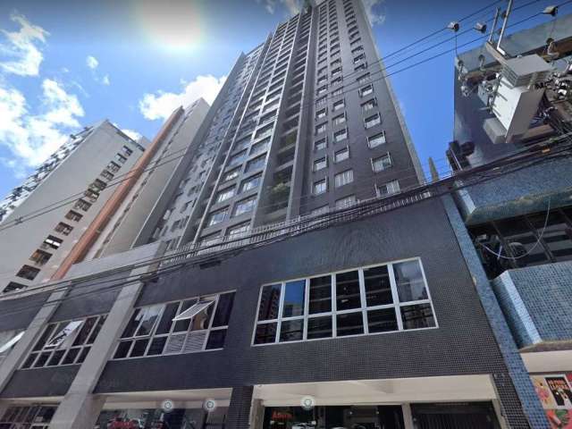 Cobertura triplex 23º andar em ótima localizacao no Batel, imóvel sem nenhum vizinho em volta, muita privacidade e pega sol no dia todo