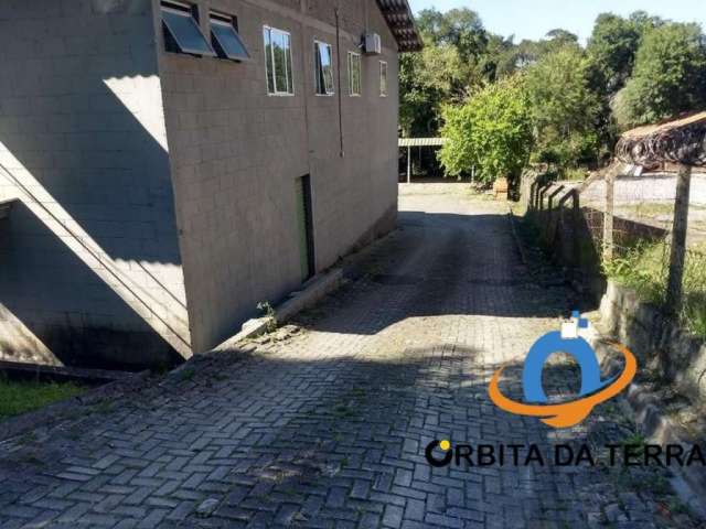 Barracão no CIC, terreno com área de 2400 m² de área útil!!!