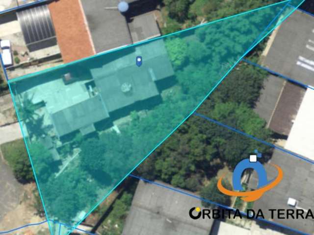 Terreno à venda em Curitiba-PR, Alto Boqueirão, 695m² de área! Venha conferir essa oportunidade única!