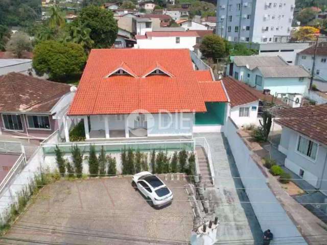 Casa prÓxima À vila germÂnica perfeita para morar , Bairro Velha, Blumenau - SC