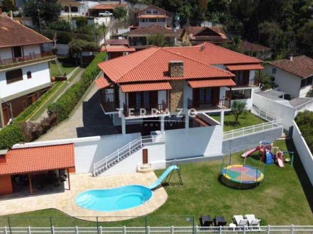 Casa à venda, 5 quartos, 2 suítes, 4 vagas, Golfe - Teresópolis/RJ