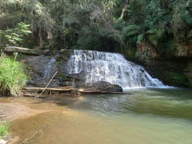 Chácara com cachoeira na Lapa