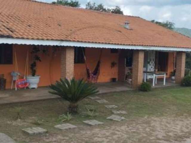 Casa em Condomínio com 4 Quartos e 4 Vagas - Atibaia-SP, Portão 230m²