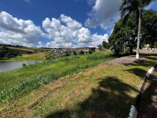 Terreno de 1.800m² em Condomínio à Venda em Atibaia-SP, Bairro Tanque