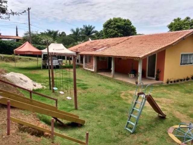 Chácara à venda em Atibaia-SP, bairro Estância Santa Maria do Laranjal ACEITA PERMUTA