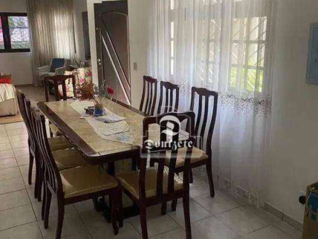 Sobrado com 3 dormitórios à venda, 264 m² por R$ 749.999,90 - Utinga - Santo André/SP