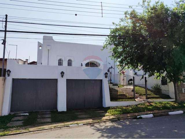 Casa Térrea à Venda no Jardim Santa Rita de Cássia, Bragança Paulista