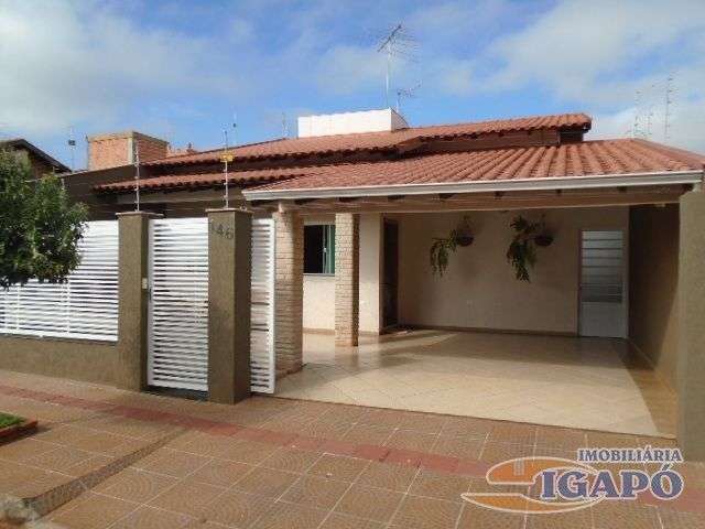 Excelente casa no Jardim Neman Sahyun