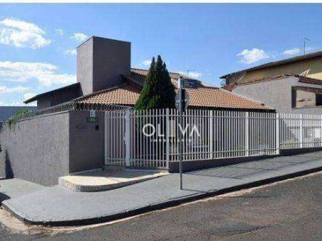 Casa com 3 dormitórios à venda por R$ 1.100.000,00 - Centro - Monte Aprazível/SP