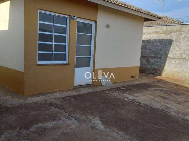 Casa com 2 dormitórios à venda por R$ 175.000 - Parque Residencial da Fraternidade - São José do Rio Preto/SP