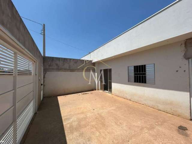 Casa 2 quartos, garagem 3 carros, quintal grande, próximo ao centro!!!