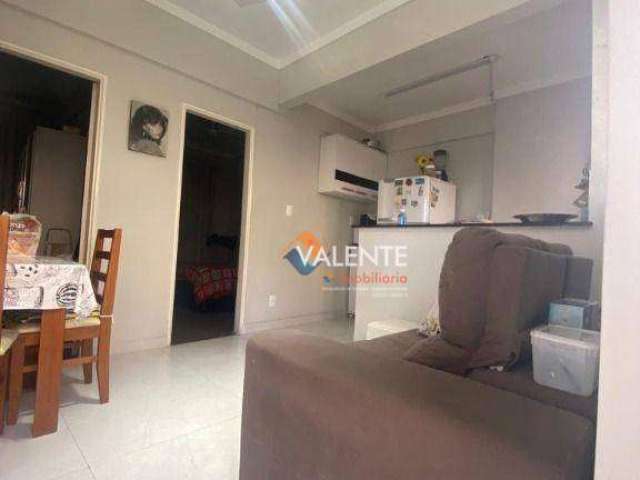 Apartamento com 2 dormitórios à venda, 62 m² por R$ 240.000,00 - Centro - São Vicente/SP