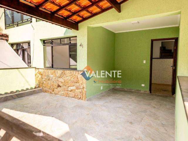 Sobrado com 3 dormitórios à venda, 99 m² por R$ 330.000,00 - Vila São Jorge - São Vicente/SP