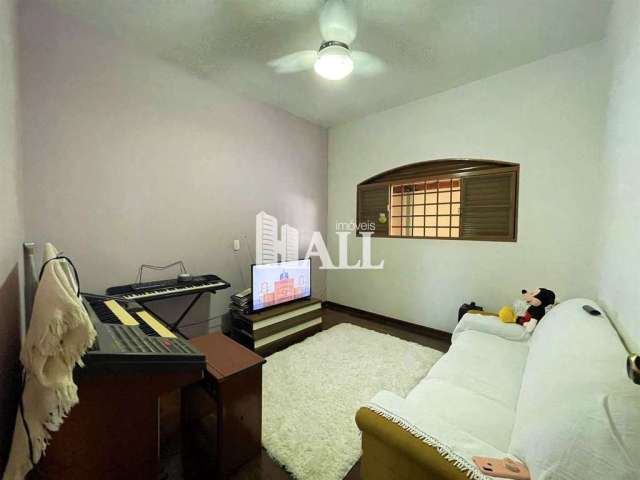 Casa com 3 dorms, Jardim Nazareth, São José do Rio Preto - R$ 380 mil, Cod: 8402