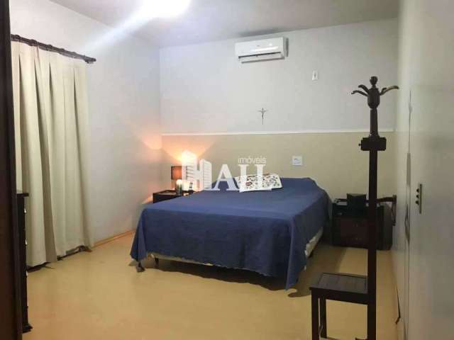 Casa com 5 dorms, Jardim Europa, São José do Rio Preto - R$ 1.5 mi, Cod: 12158