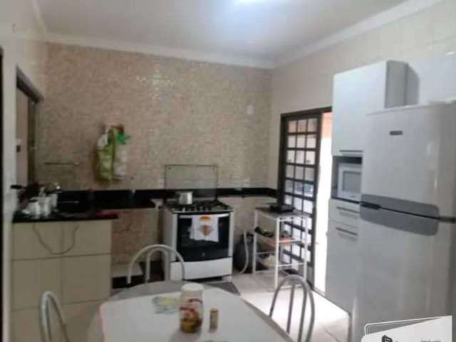 Casa com 2 quartos à venda na Rua Professora Célia Homsi, Residencial Jardim Antonieta, São José do Rio Preto, 120 m2 por R$ 260.000