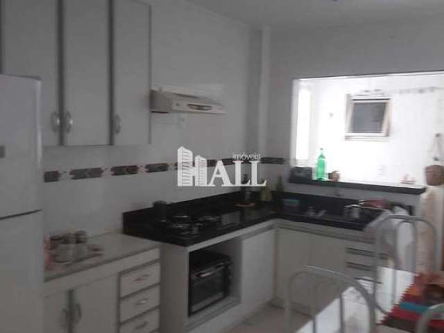 Apartamento com 2 dorms, Vila Maceno, São José do Rio Preto - R$ 380 mil, Cod: 15015