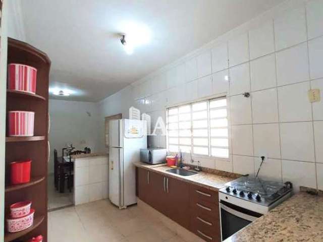 Casa com 4 dorms, Jardim Nazareth, São José do Rio Preto - R$ 480 mil, Cod: 15440