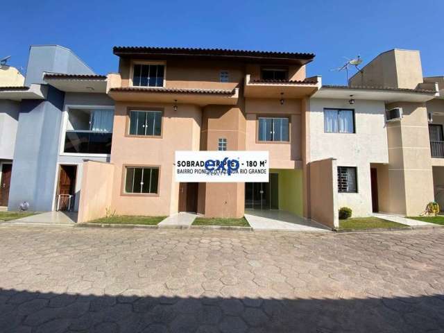 Casa com 3 quartos à venda na Rua Manoel Claudino Barbosa, 737, Pioneiros, Fazenda Rio Grande por R$ 460.000