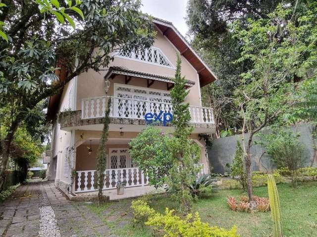 Casa com 4 quartos à venda na Rua Maria Joaquina Félix Almeida, 95, Itaipava, Petrópolis por R$ 1.380.000