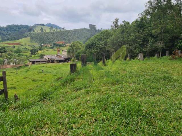 Oportunidade: Sítio de 16 alqueires com vista deslumbrante em Piracaia