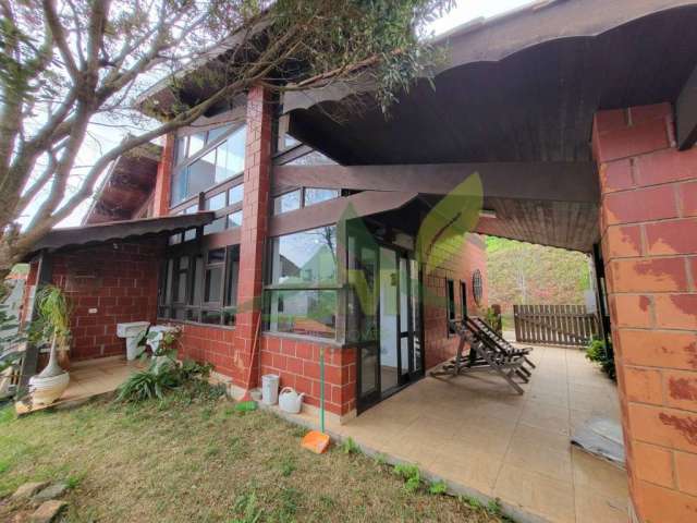 Belíssima Casa no Rancho Querência, Loteamento Nova Atlântida - Piracaia-SP