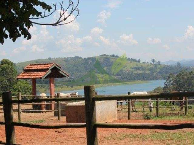 Haras à Venda no Asfalto em Piracaia – 44 Hectares com Estrutura Completa